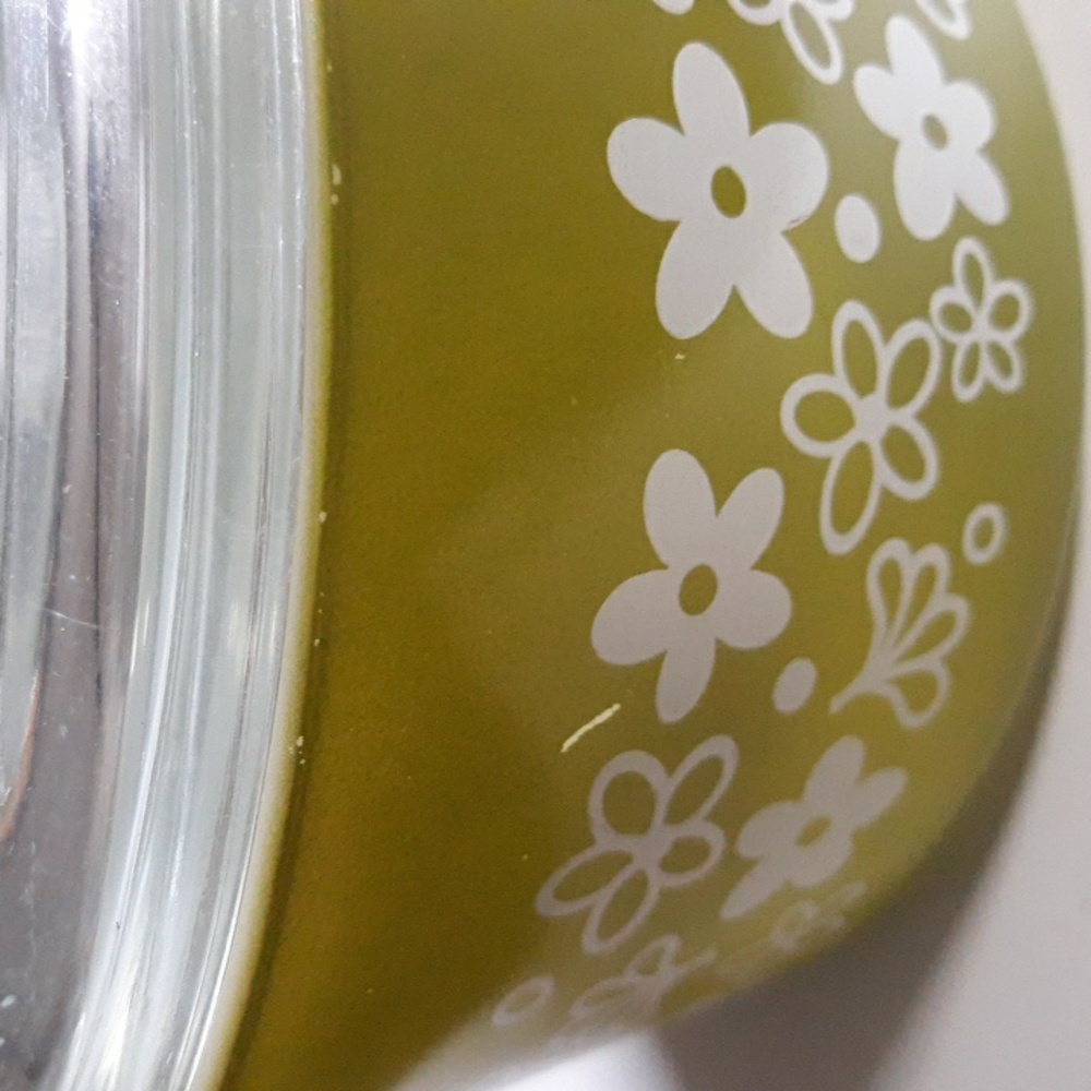 Pyrex # 473 ..1 Qt .Bowl with lid - Picture 2 of 3